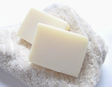 白いアボカドバター石鹸